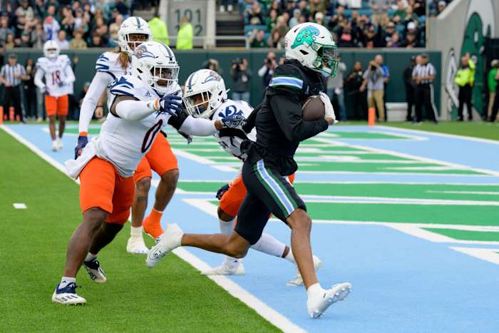 Former Tulane WR Chris Brazzell scoring a touchdown against UTEP. (Photo by Matthew Hinton of USA Today Sports)